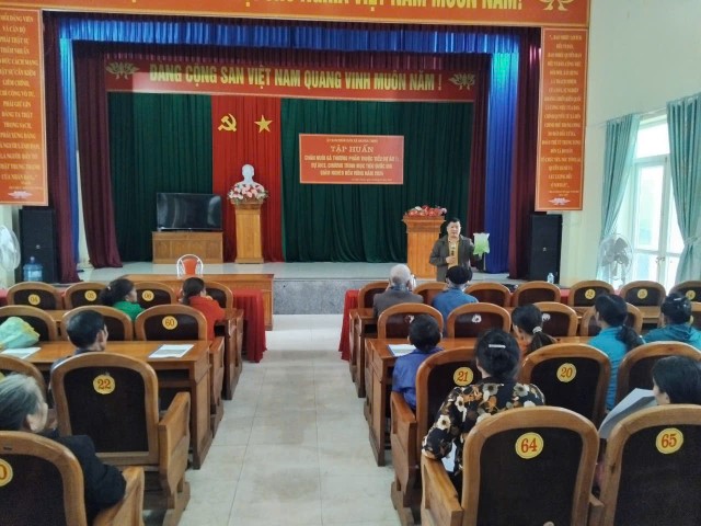 TẬP HUẤN CHĂN NUÔI GÀ THƯƠNG PHẨM THUỘC TIỂU DỰ ÁN 1; DỰ ÁN 3- CHƯƠNG TRỊNH MTQG GIẢM NGHÈO BỀN VỮNG